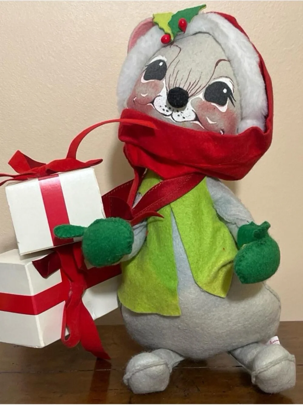 Annalee 1986 Large, Festive, Cute Plush Mouse with Gifts